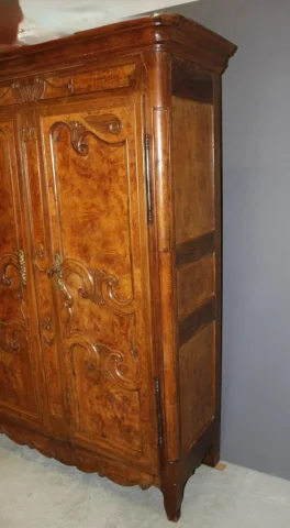 Petite Armoire Bressane En Merisier Et Frêne XIX