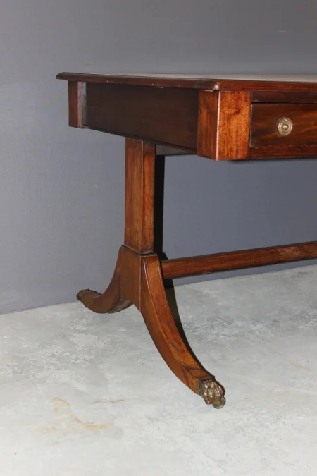 ENGLISH DESK