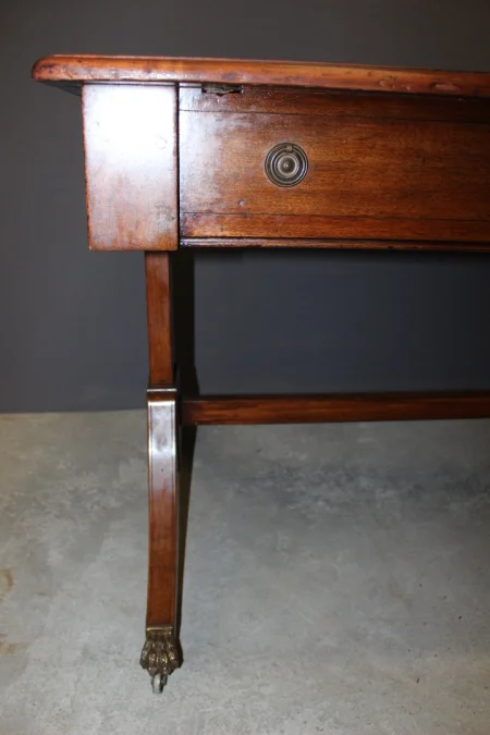 ENGLISH DESK
