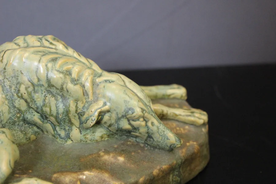 Chien Couché En Céramique , Pierrefonds Vers 1940