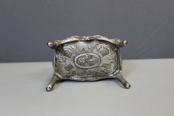 Coffret à Bijoux En Métal Argenté Imitant Un Bureau