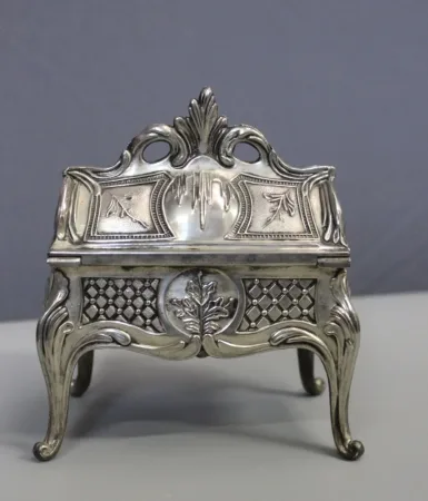 Coffret à Bijoux En Métal Argenté Imitant Un Bureau