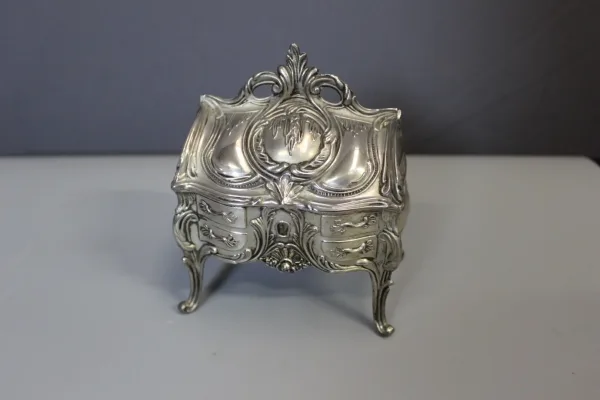 Coffret à Bijoux En Métal Argenté Imitant Un Bureau