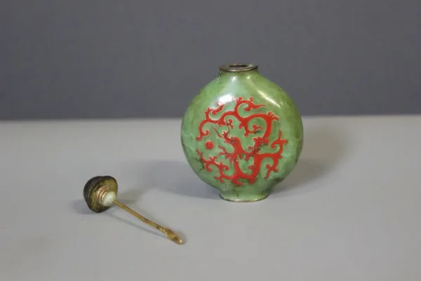 Tabatière émaillée Au Corail Rouge , Chine , Début XX