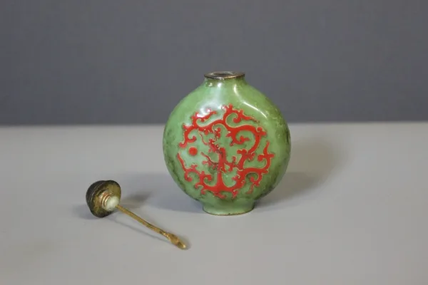 Tabatière émaillée Au Corail Rouge , Chine , Début XX