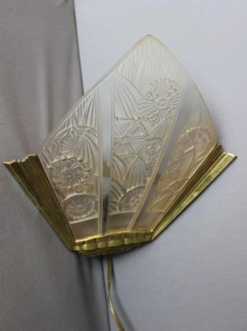 PAAR ECKLEUCHTEN IM ART-DÉCO-STIL