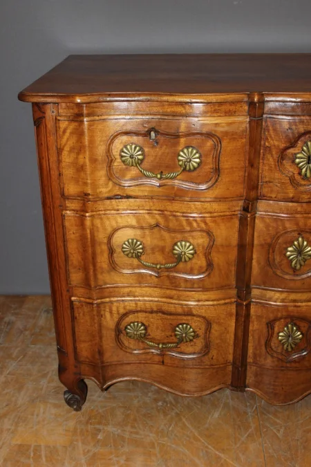 Commode Arbalète En Noyer XVIII
