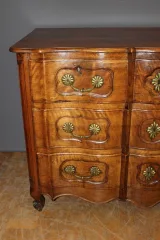 Commode Arbalète En Noyer XVIII