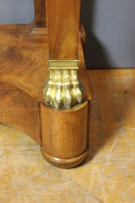 Console d'époque Restauration en noyer et bronze vers 1820