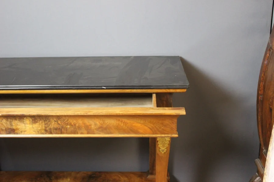 Console d'époque Restauration en noyer et bronze vers 1820