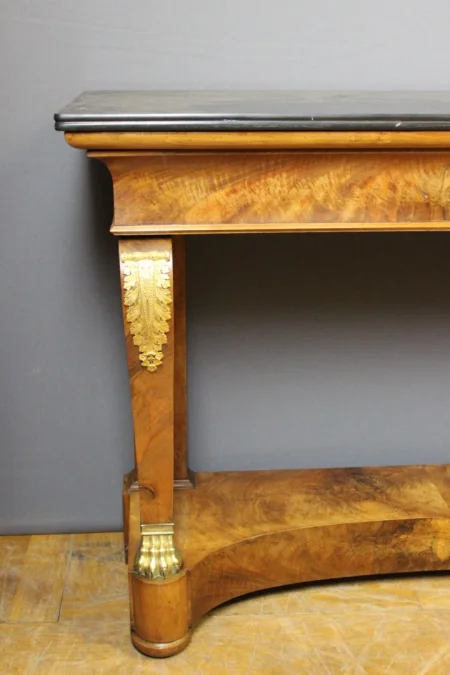 Console d'époque Restauration en noyer et bronze vers 1820