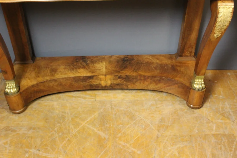Console d'époque Restauration en noyer et bronze vers 1820