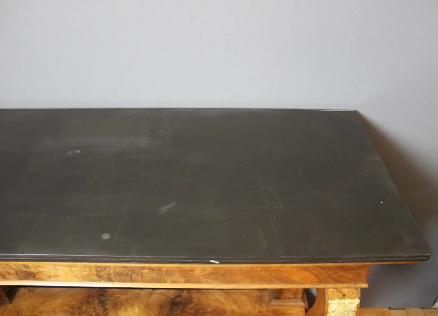 Console d'époque Restauration en noyer et bronze vers 1820