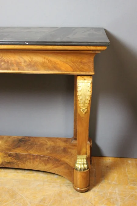 Console d'époque Restauration en noyer et bronze vers 1820
