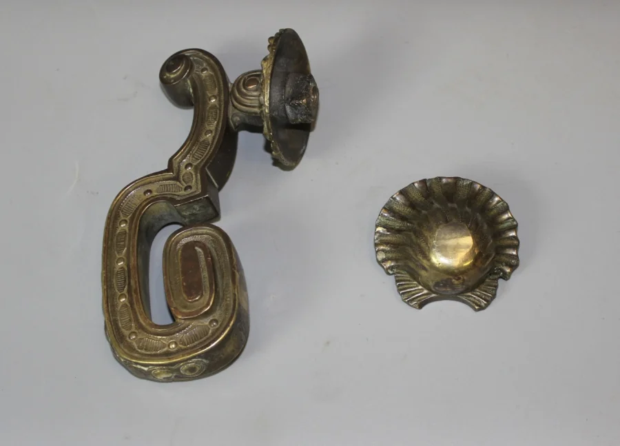 DOOR KNOCKER