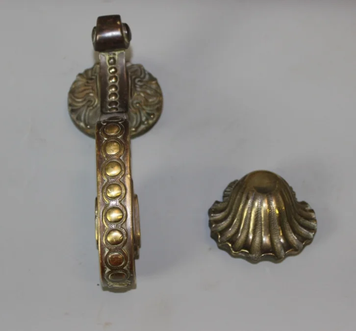 DOOR KNOCKER