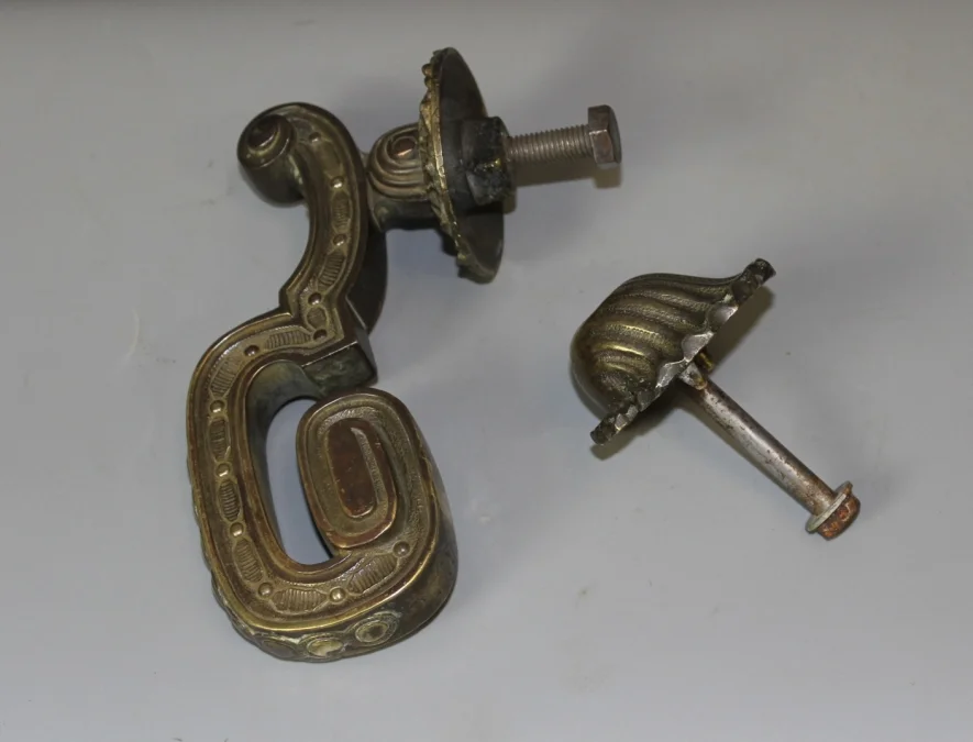 DOOR KNOCKER