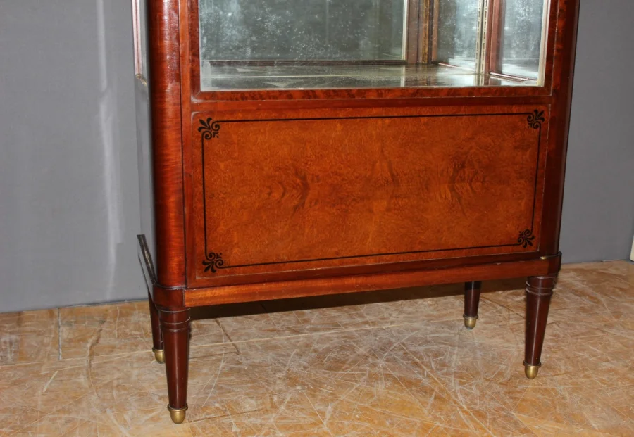 Vitrine en acajou et marqueterie fin XIX