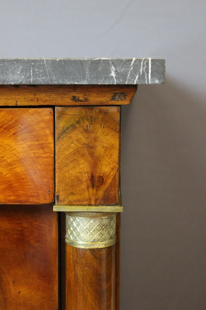 Commode Empire à colonnes Détachées en noyer début XIX