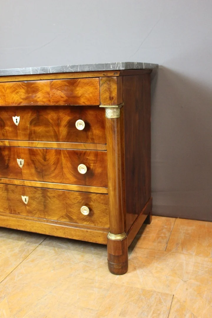 Commode Empire à colonnes Détachées en noyer début XIX