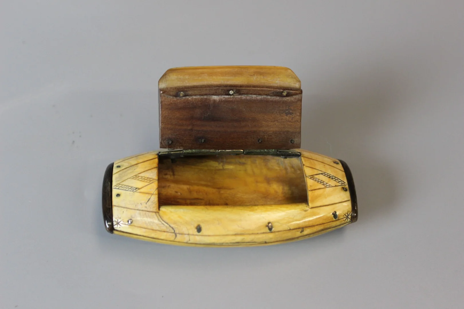 CAJA DE TABACO