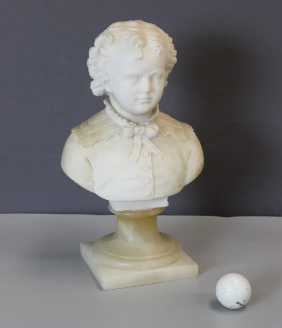 Buste d'un Jeune Garçon du XVIII en Albâtre
