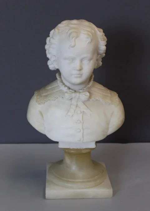 Buste d'un Jeune Garçon du XVIII en Albâtre