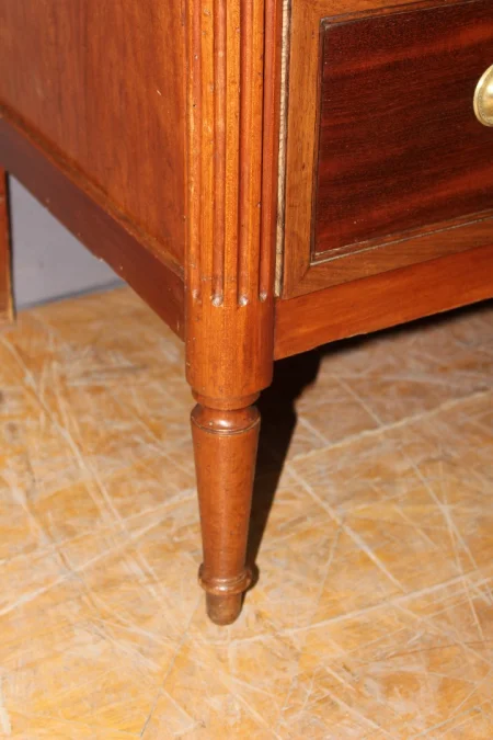 Petite Commode Louis XVI début XIX