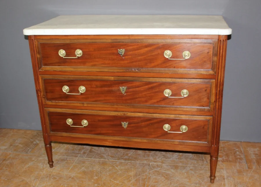 Petite Commode Louis XVI début XIX