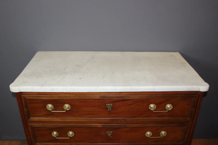 Petite Commode Louis XVI début XIX