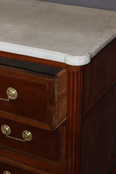 Petite Commode Louis XVI début XIX