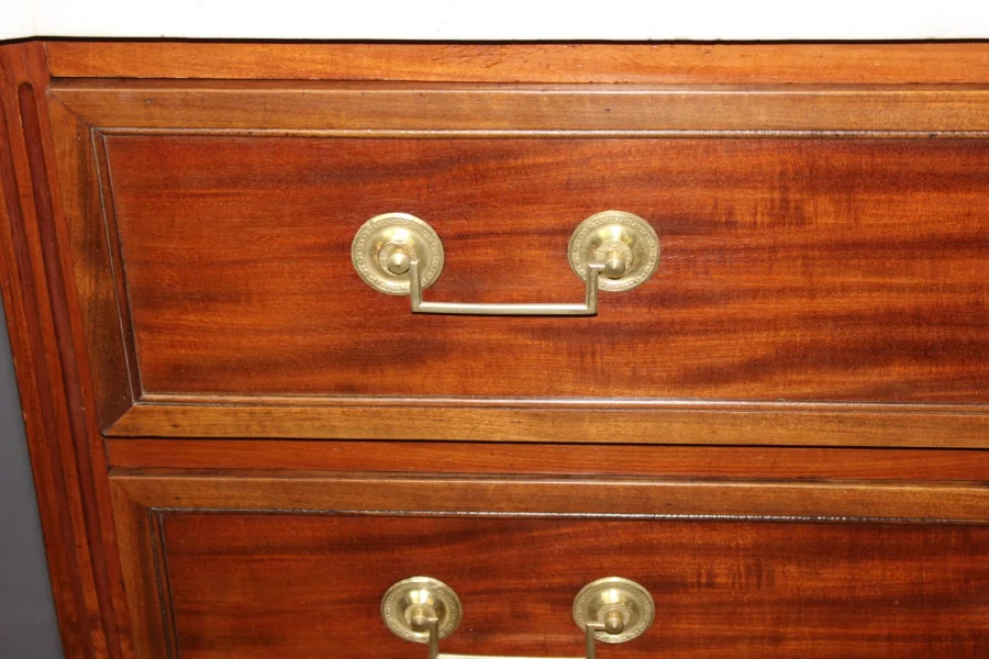Petite Commode Louis XVI début XIX
