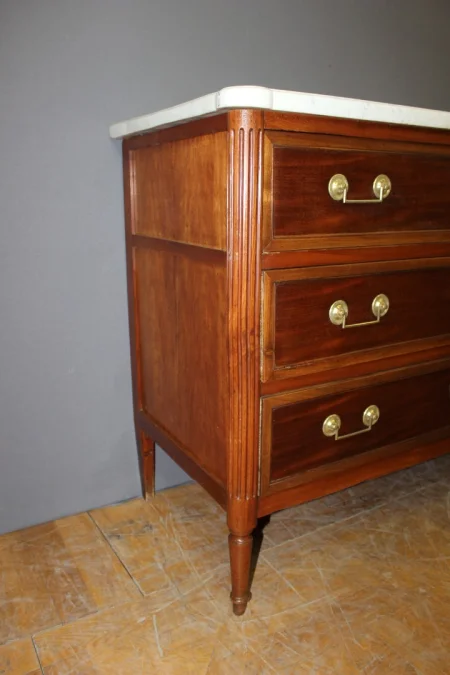 Petite Commode Louis XVI début XIX