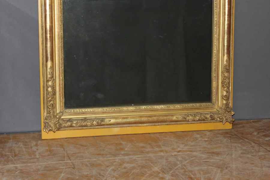 Miroir restauration en stuc doré XIX