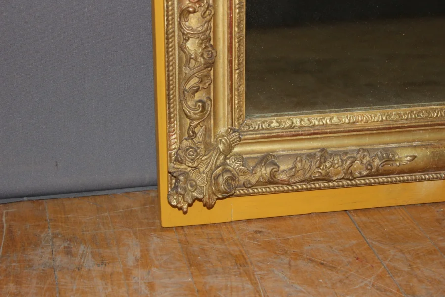 Miroir restauration en stuc doré XIX