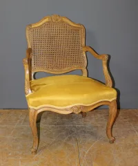 SILLÓN DE ESTILO REGENCIA FRANCESA