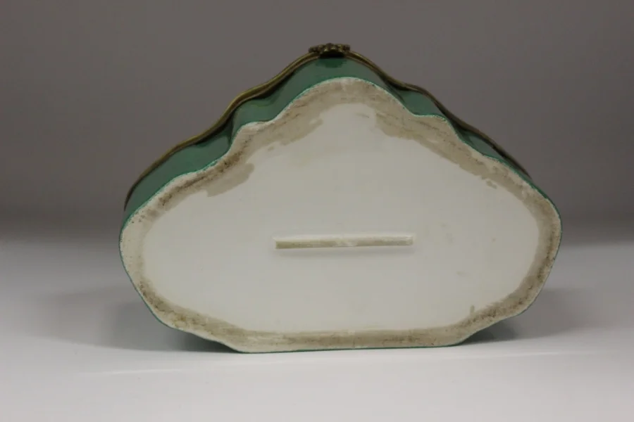 PORCELAIN BOX
