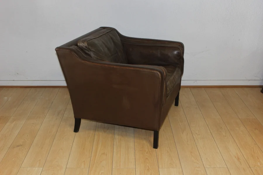 Paire de fauteuils en cuir par Borge Mogensen vers 1970