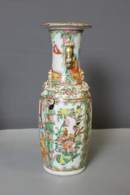 PAIR OF CHINESE VASES