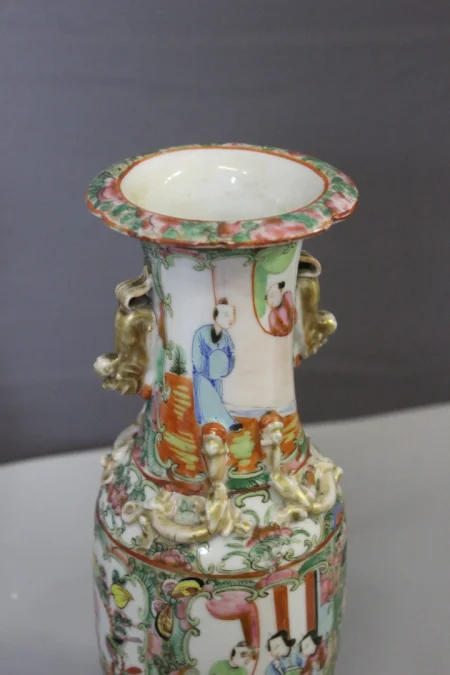 PAIR OF CHINESE VASES
