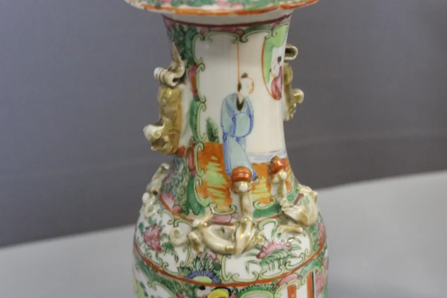 PAIR OF CHINESE VASES