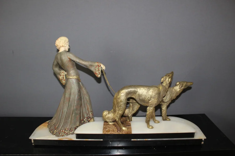 Chryséléphantine , Femme aux Lévriers  Par Georges Gori vers 1925