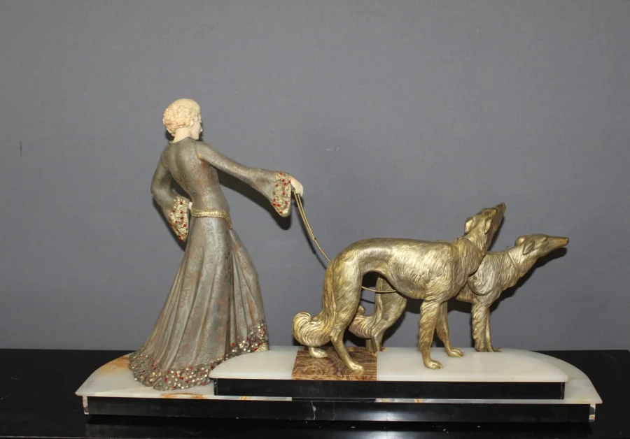 Chryséléphantine , Femme aux Lévriers  Par Georges Gori vers 1925