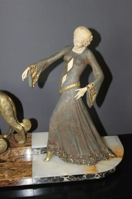 Chryséléphantine , Femme aux Lévriers  Par Georges Gori vers 1925