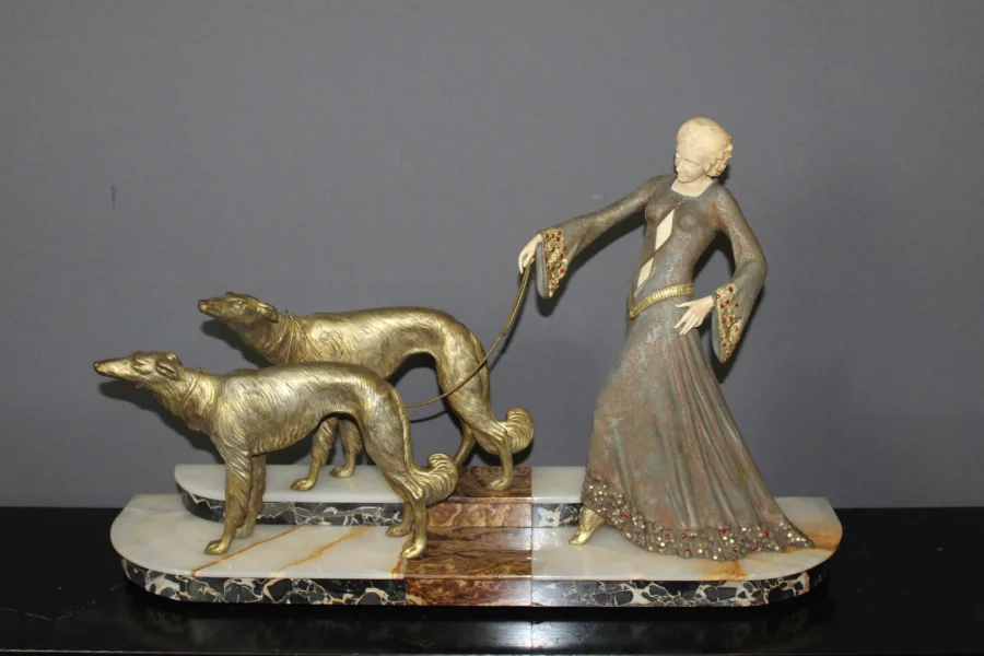Chryséléphantine , Femme aux Lévriers  Par Georges Gori vers 1925