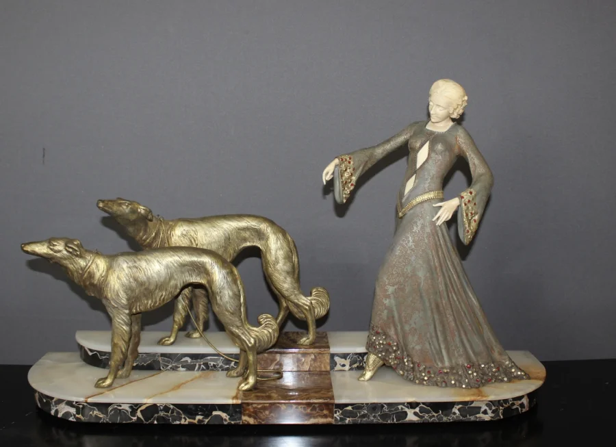 Chryséléphantine , Femme aux Lévriers  Par Georges Gori vers 1925