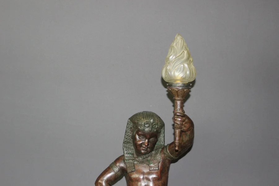 NUBIAN FLARE HOLDER