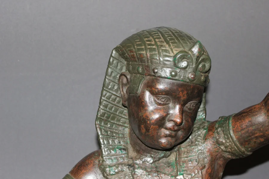 NUBIAN FLARE HOLDER