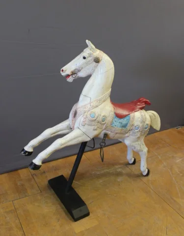 メリーゴーランドの馬