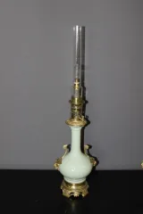 Paire de Lampes à Pétrole en porcelaine et bronze fin XIX